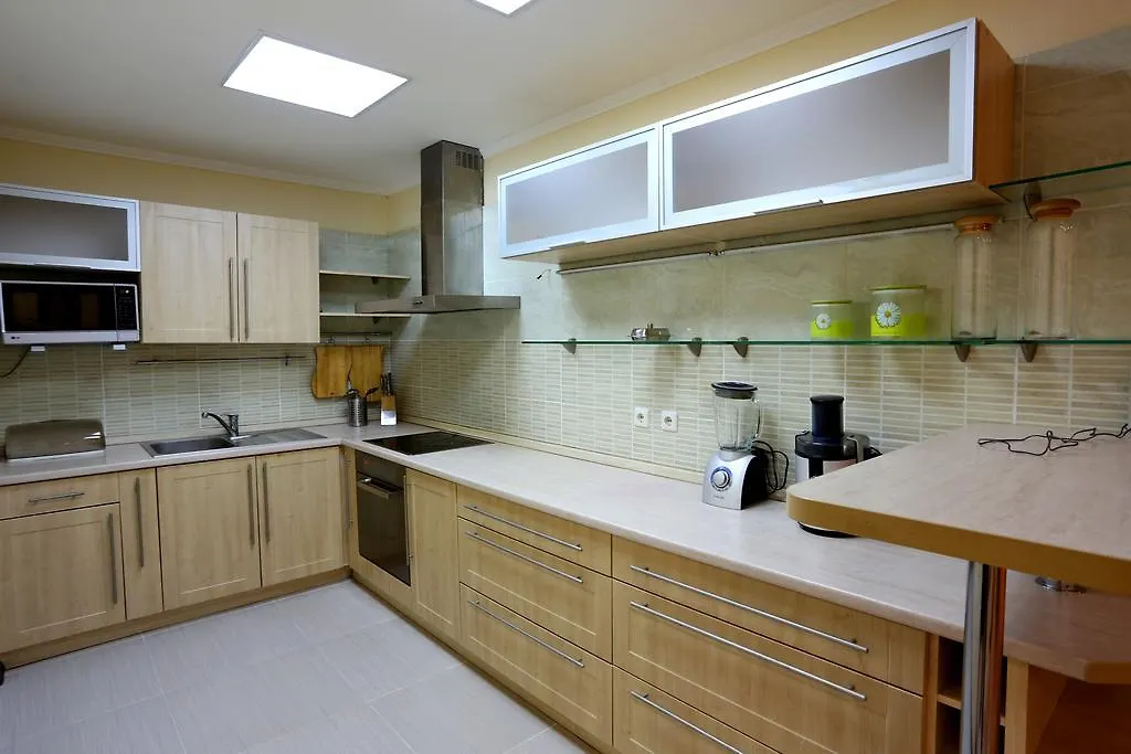 Sunrise Apartments Triumph